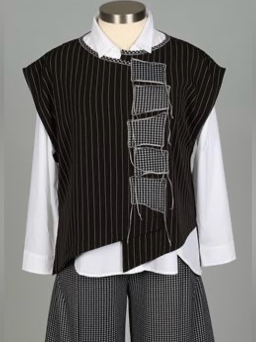 NWT XIAO Black Boxy Pinstripe Pullover with Gingham Applique size Small - Picture 13 of 13